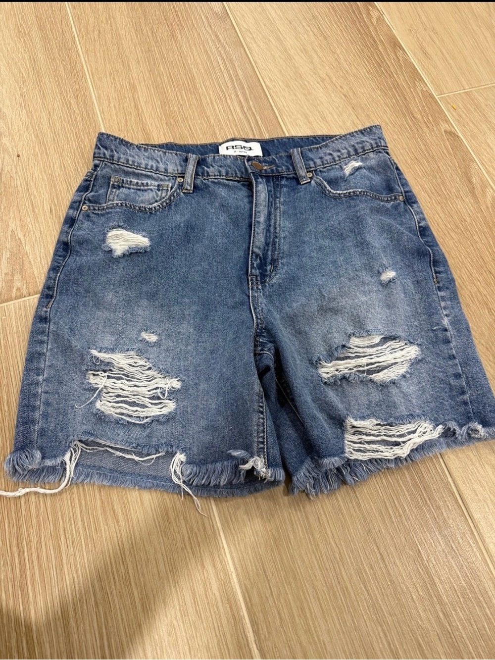 RSQ Distressed Denim Boyfriend Shorts Size 28 Mid Rise